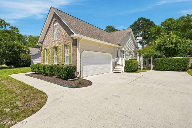 5419 Wood Ridge Road, Wilmington, NC 28409