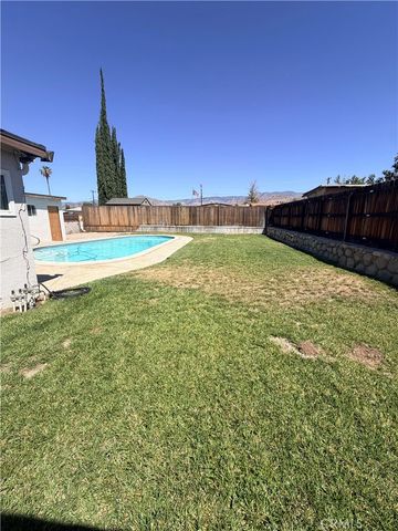 2045 Capri, Mentone, CA 92359