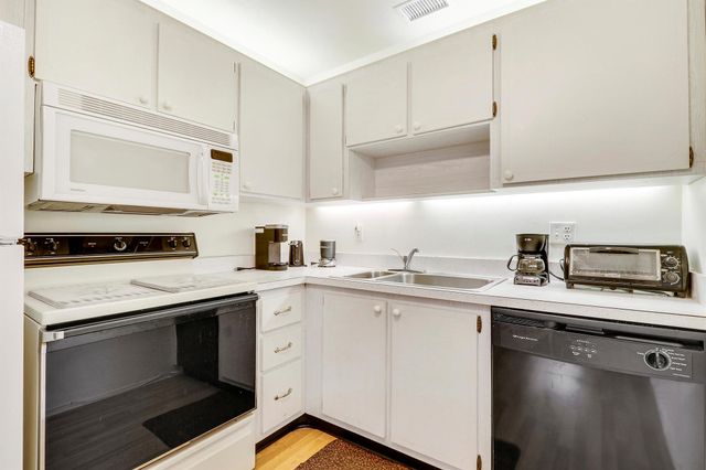 2600 SE Ocean Boulevard Dd4, Stuart, FL 34996