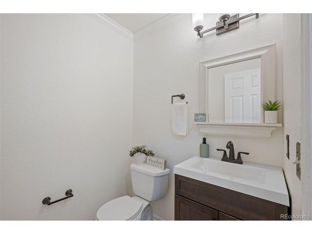 7414 S Mobile St, Aurora, CO 80016