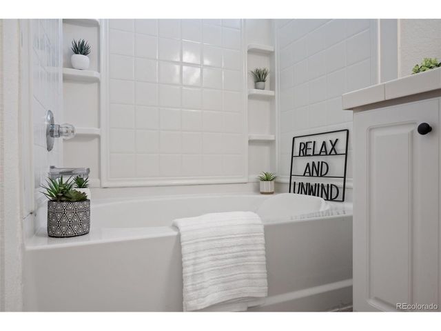 7414 S Mobile St, Aurora, CO 80016