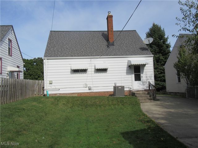 7707 Liberty Avenue, Parma, OH 44129