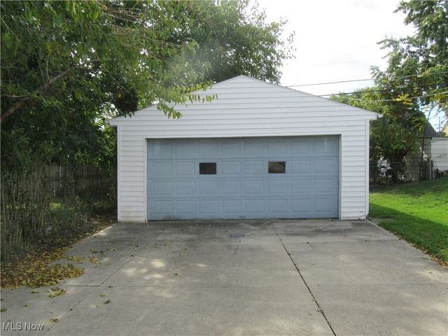 7707 Liberty Avenue, Parma, OH 44129