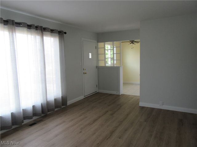 7707 Liberty Avenue, Parma, OH 44129