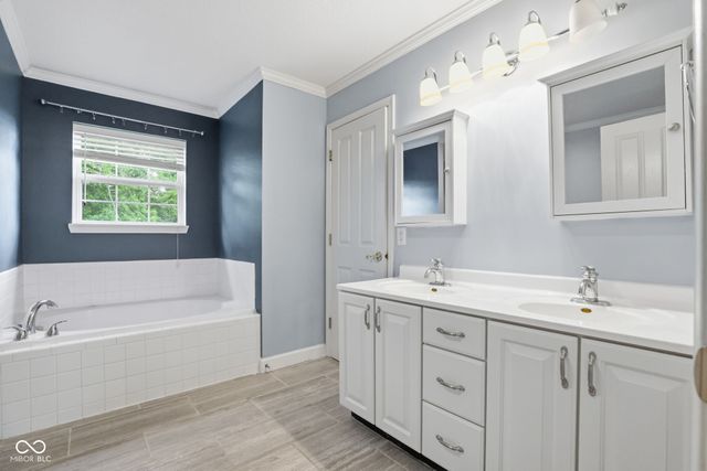 11384 Songbird Lane, Fishers, IN 46038