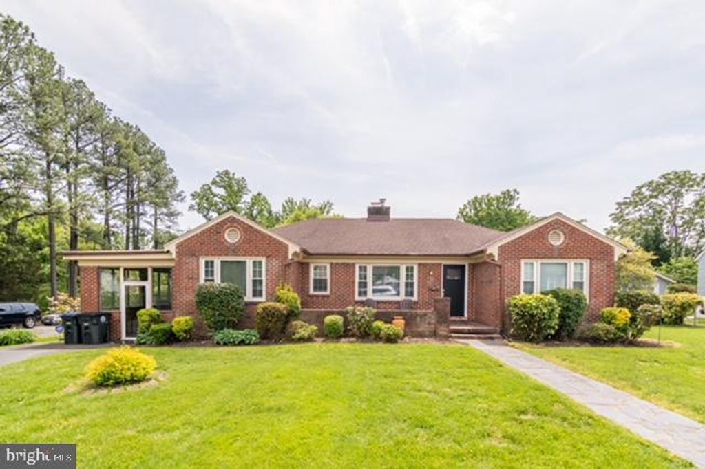 124 LONGSTREET AVE, Fredericksburg, VA 22401