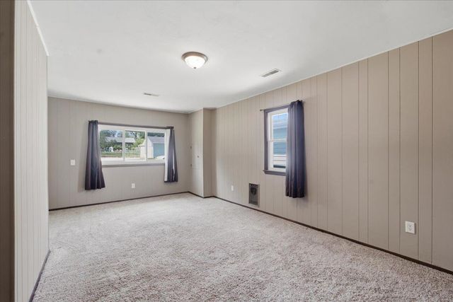 1051 Wisconsin Street, Waterloo, IA 50702