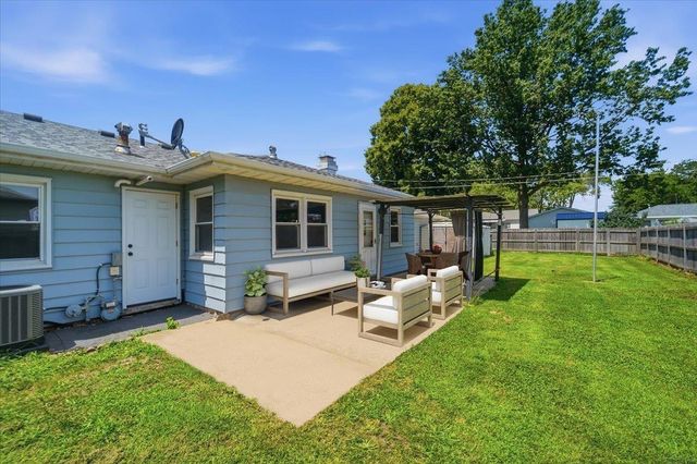 1051 Wisconsin Street, Waterloo, IA 50702