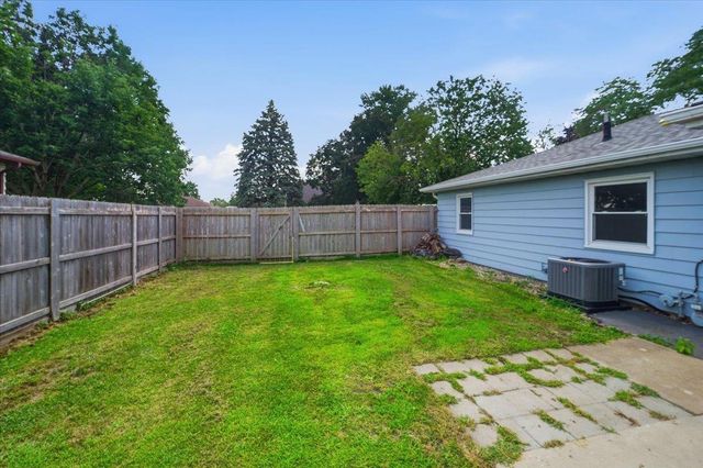 1051 Wisconsin Street, Waterloo, IA 50702