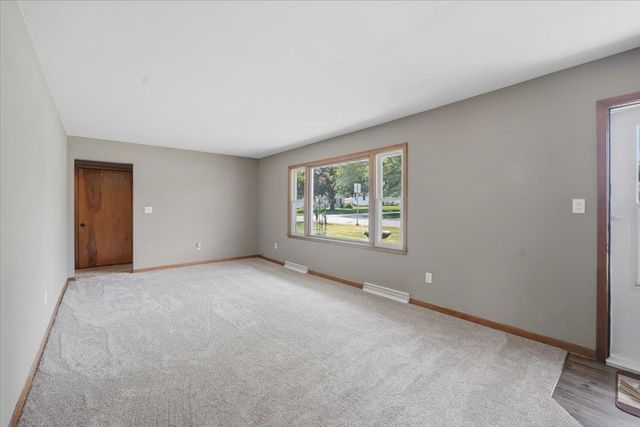 1051 Wisconsin Street, Waterloo, IA 50702