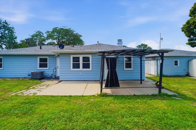 1051 Wisconsin Street, Waterloo, IA 50702