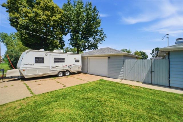 1051 Wisconsin Street, Waterloo, IA 50702
