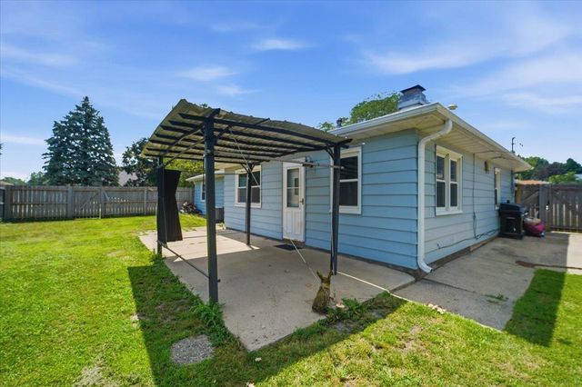 1051 Wisconsin Street, Waterloo, IA 50702