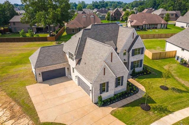 712 E CYPRESS VIEW CIR, Collierville, TN 38017