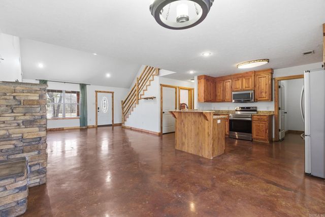 14 4th Street, Greenbrier, AR 72058