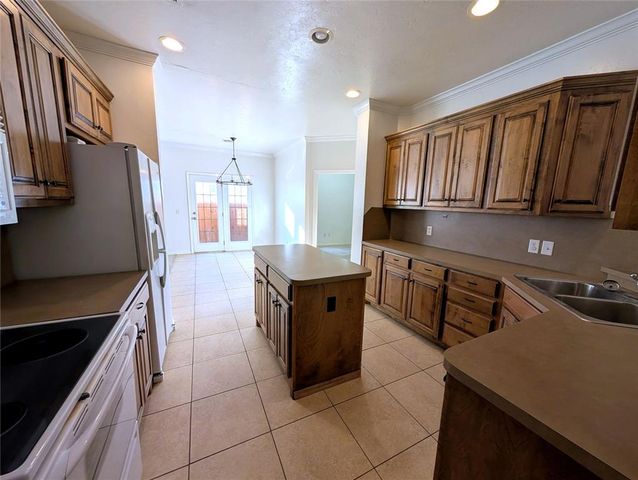 643 Sisken Court, Edmond, OK 73003