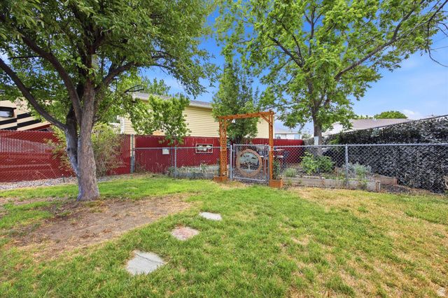 7682 S 2500 W, West Jordan, UT 84084