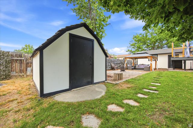 7682 S 2500 W, West Jordan, UT 84084