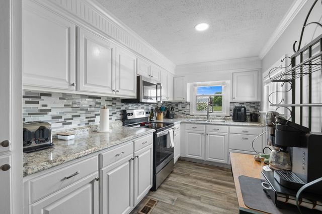 1466 Bible Crossing Rd, Winchester, TN 37398