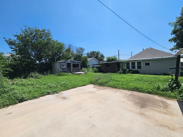 1011 Crockett Street, Sonora, TX 76950