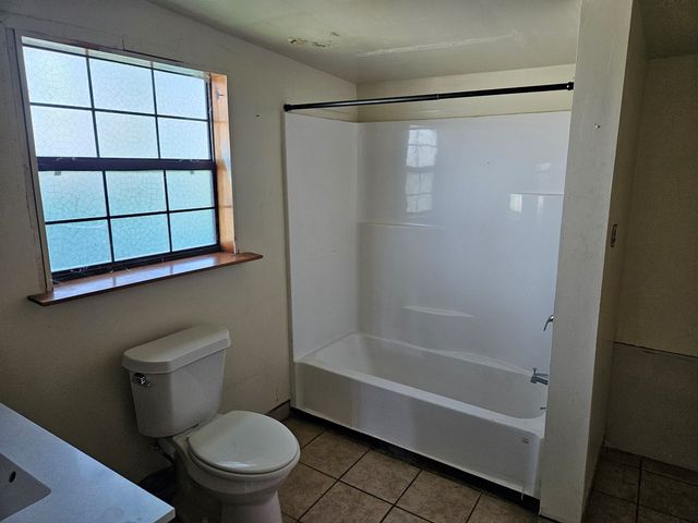 1011 Crockett Street, Sonora, TX 76950