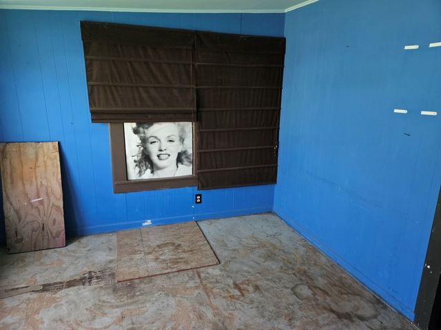 1011 Crockett Street, Sonora, TX 76950