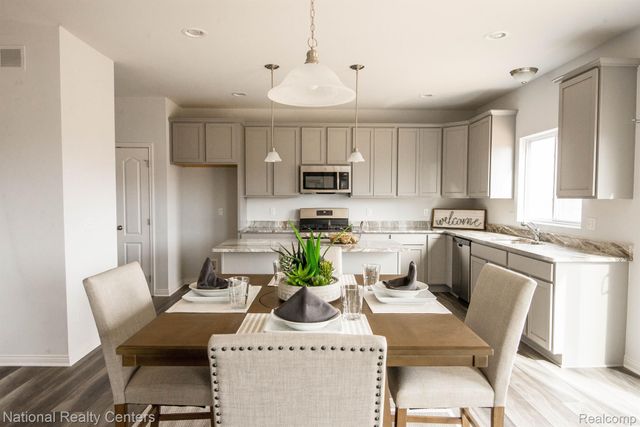 23 Woodfield Parkway, Grand Blanc Charter Township, MI 48439