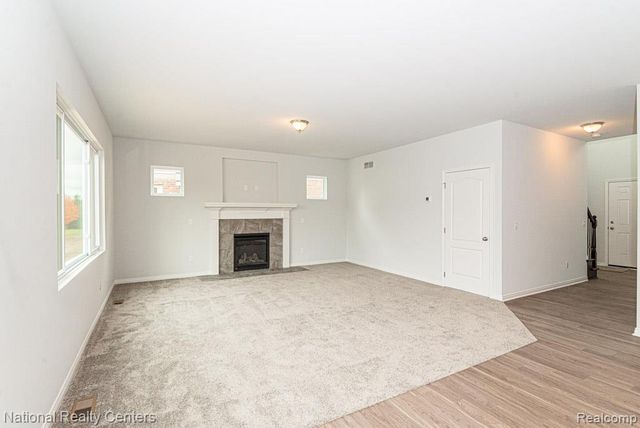 23 Woodfield Parkway, Grand Blanc Charter Township, MI 48439