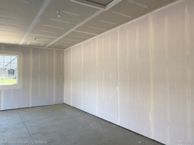 23 Woodfield Parkway, Grand Blanc Charter Township, MI 48439