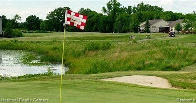 23 Woodfield Parkway, Grand Blanc Charter Township, MI 48439