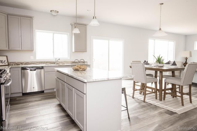 23 Woodfield Parkway, Grand Blanc Charter Township, MI 48439