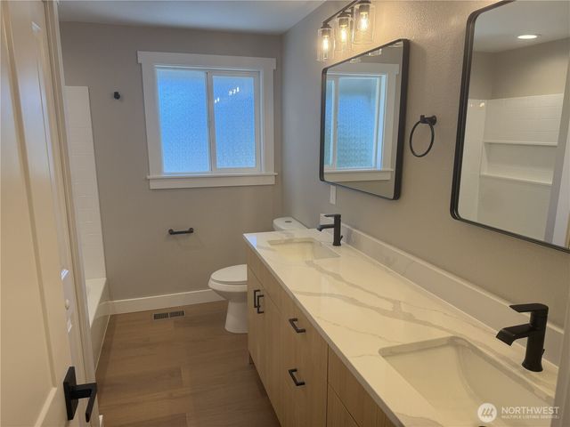 4515 Chrisella Road E, Edgewood, WA 98372