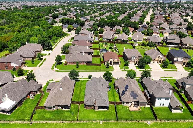 2112 Benjamin Creek Drive, Little Elm, TX 75068