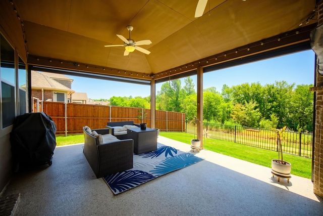 2112 Benjamin Creek Drive, Little Elm, TX 75068