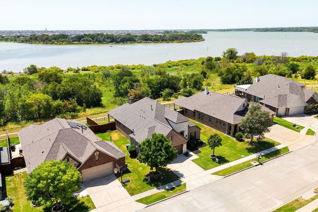 2112 Benjamin Creek Drive, Little Elm, TX 75068