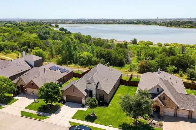 2112 Benjamin Creek Drive, Little Elm, TX 75068