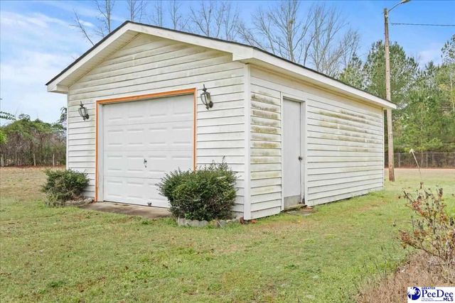 841 Fore Rd, Florence, SC 29506