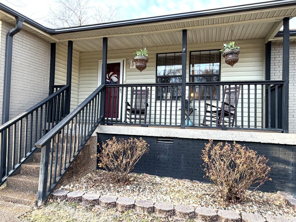 2529 McGinnis Dr, Nashville, TN 37216