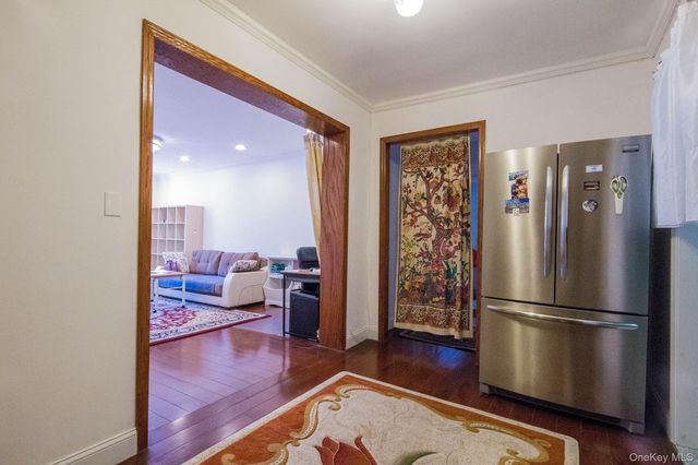 9945 67TH Road 321, Forest Hills, NY 11375