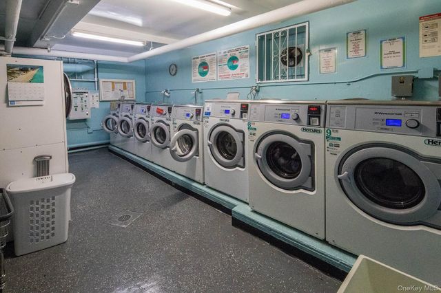 9945 67TH Road 321, Forest Hills, NY 11375