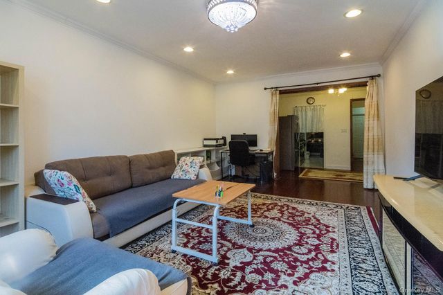 9945 67TH Road 321, Forest Hills, NY 11375