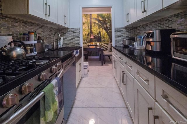 9945 67TH Road 321, Forest Hills, NY 11375