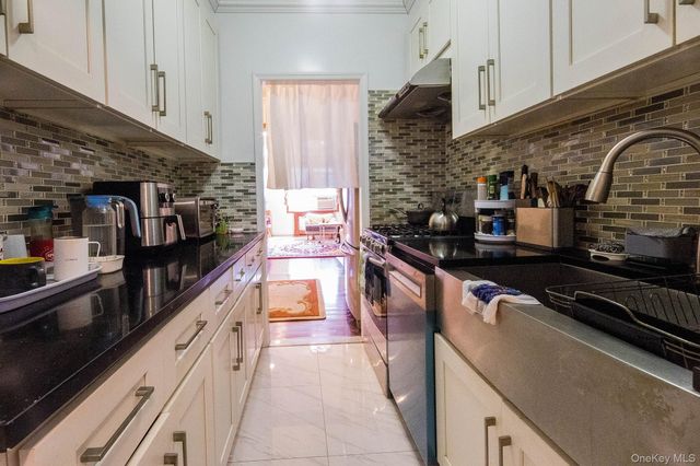 9945 67TH Road 321, Forest Hills, NY 11375