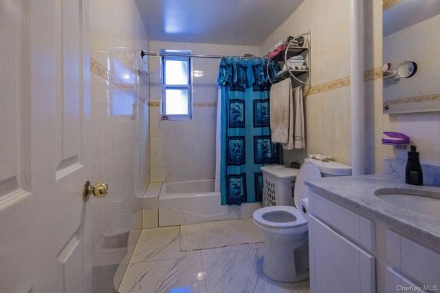 9945 67TH Road 321, Forest Hills, NY 11375