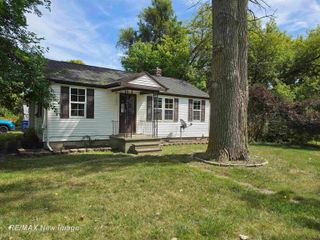 2502 S 24th Street, Saginaw, MI 48601