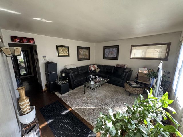 1526 W Congress STREET, Milwaukee, WI 53209