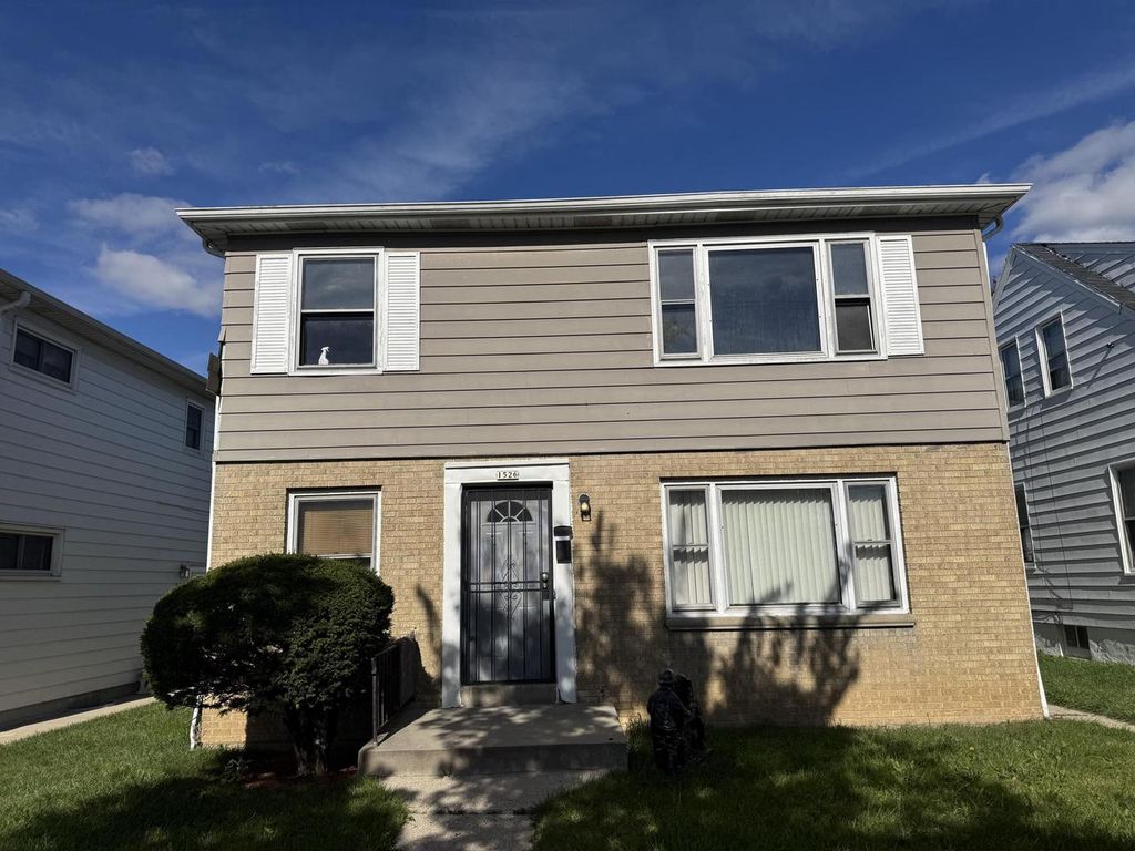 1526 W Congress STREET, Milwaukee, WI 53209
