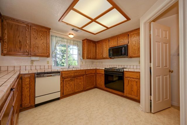 4685 Pinta Ct, Camino, CA 95709