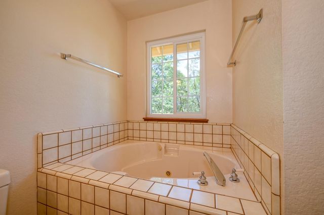 4685 Pinta Ct, Camino, CA 95709