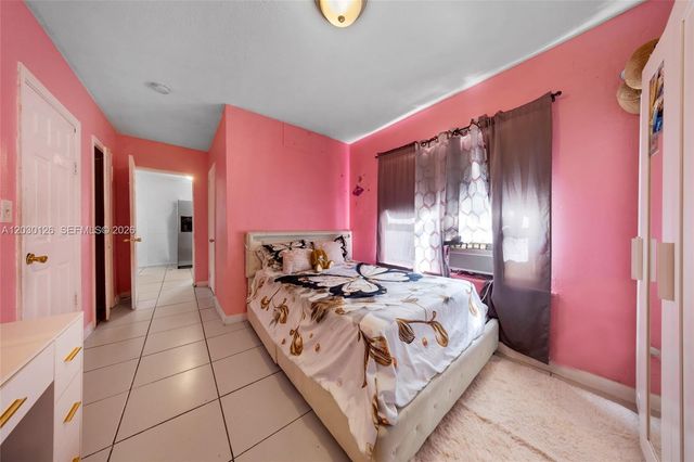 1035 NW 4th St, Miami, FL 33128